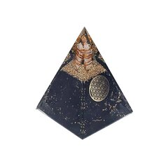 Musta turmaliini ja elulillega orgon-püramiid